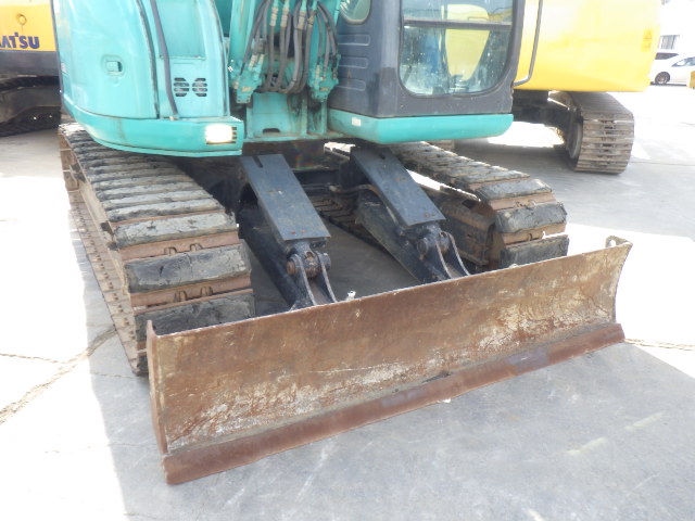 Máy xúc Kobelco SK135SR-2 2011